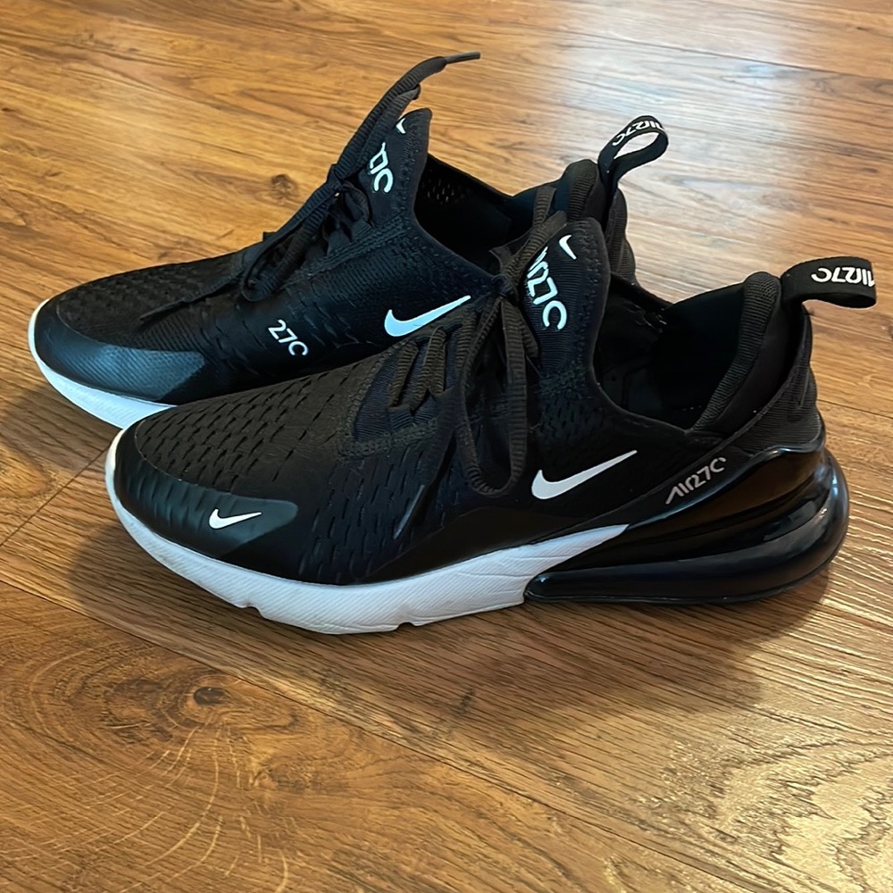 Womens nike AirMax 270